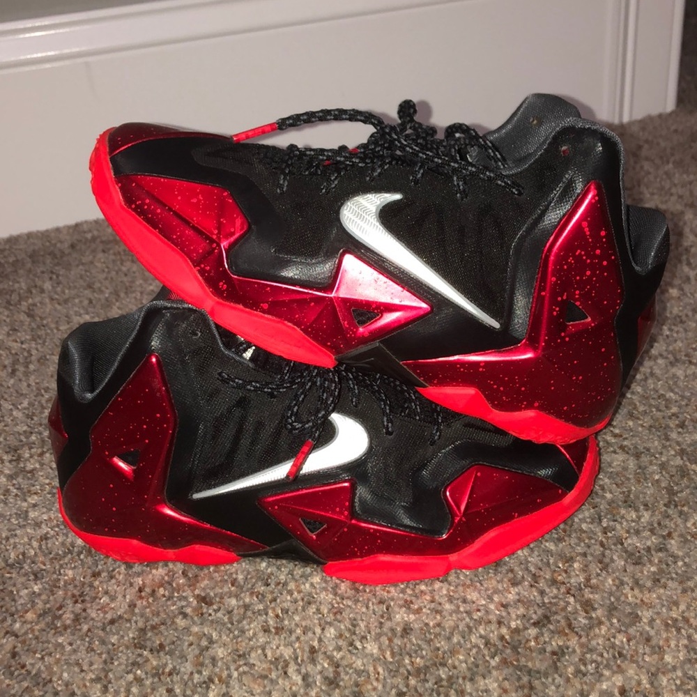 Lebron 11 “Away” Size 5 - Picture 5 of 7